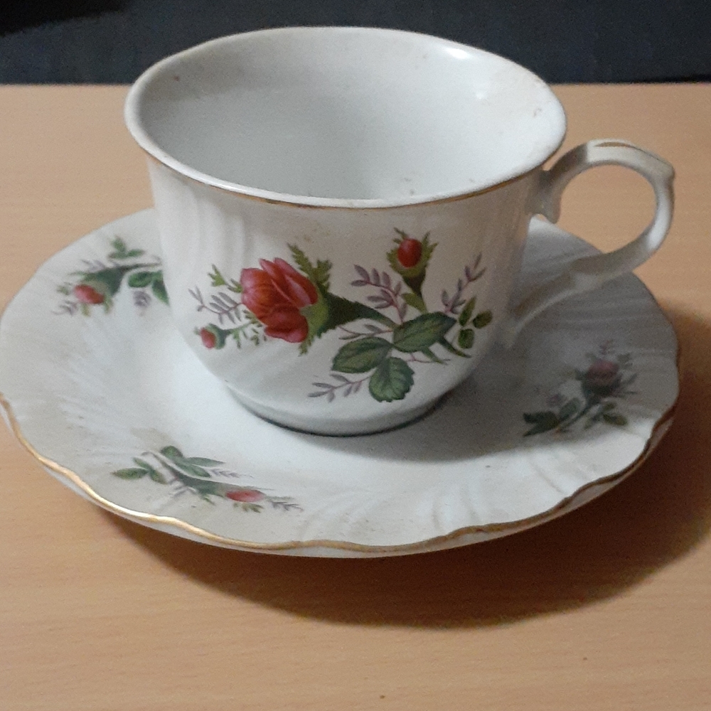 Lynns Fine China Victorian Rose